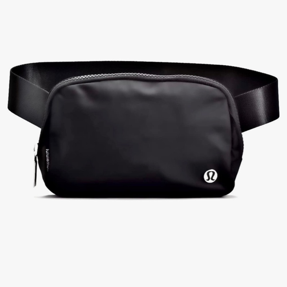 Lululemon Everywhere Belt Bag  - Black